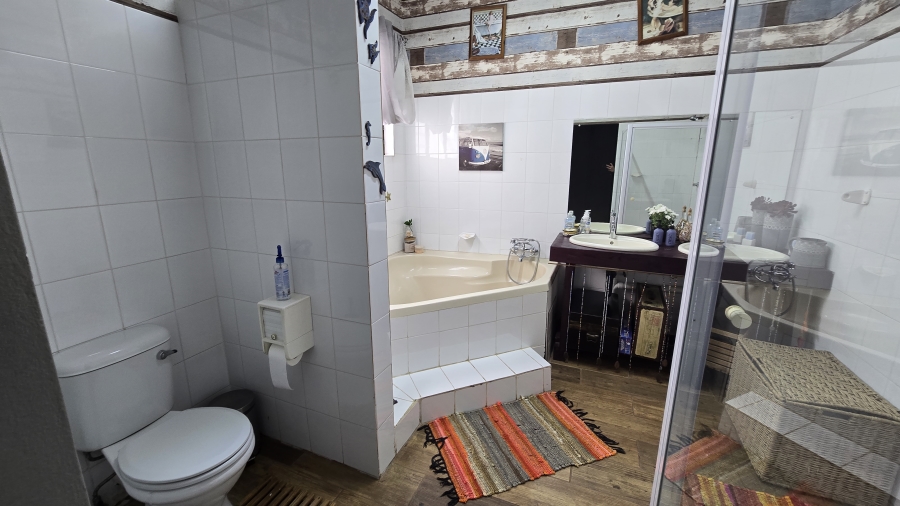 4 Bedroom Property for Sale in Protea Park North West
